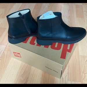 NWT&B Fitflop Maria Ankle Boots size 8.5
